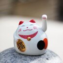 Glückskatze - Maneki-neko - rundliche Winkekatze 8 cm - weiß