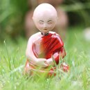 Blechspielzeug - Betender Mönch - Meditierender Buddha - Wackelkopf