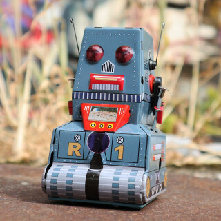Roboter - Robot R 1 - grauer Blechroboter