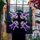 Bandana Tuch Insekt Skelett anthrazit weiß lila rot quadratisches Kopftuch Halstuch