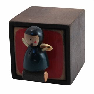 Quadratic Wooden Box with Character - Angel on trunk 3